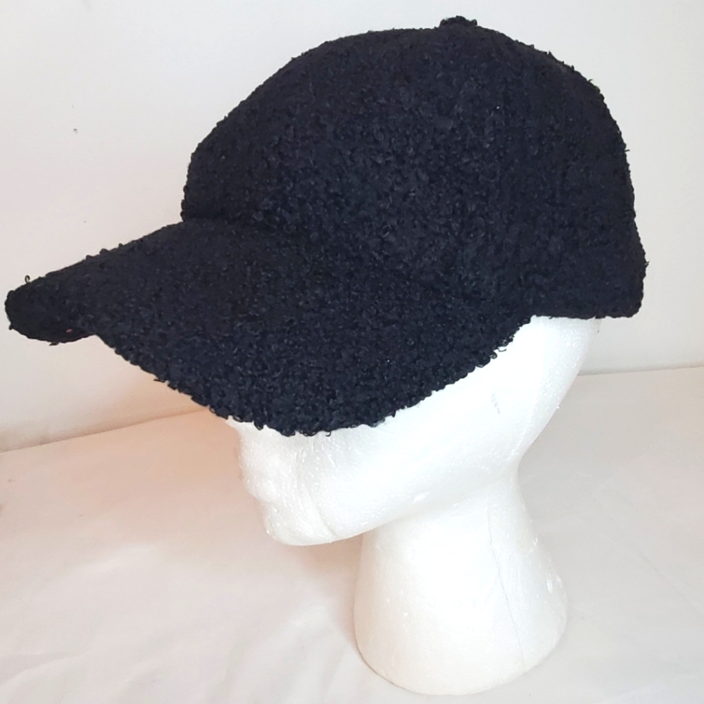GiuliA - One Size- Black Sherpa Cap- Textured Hat- Unisex